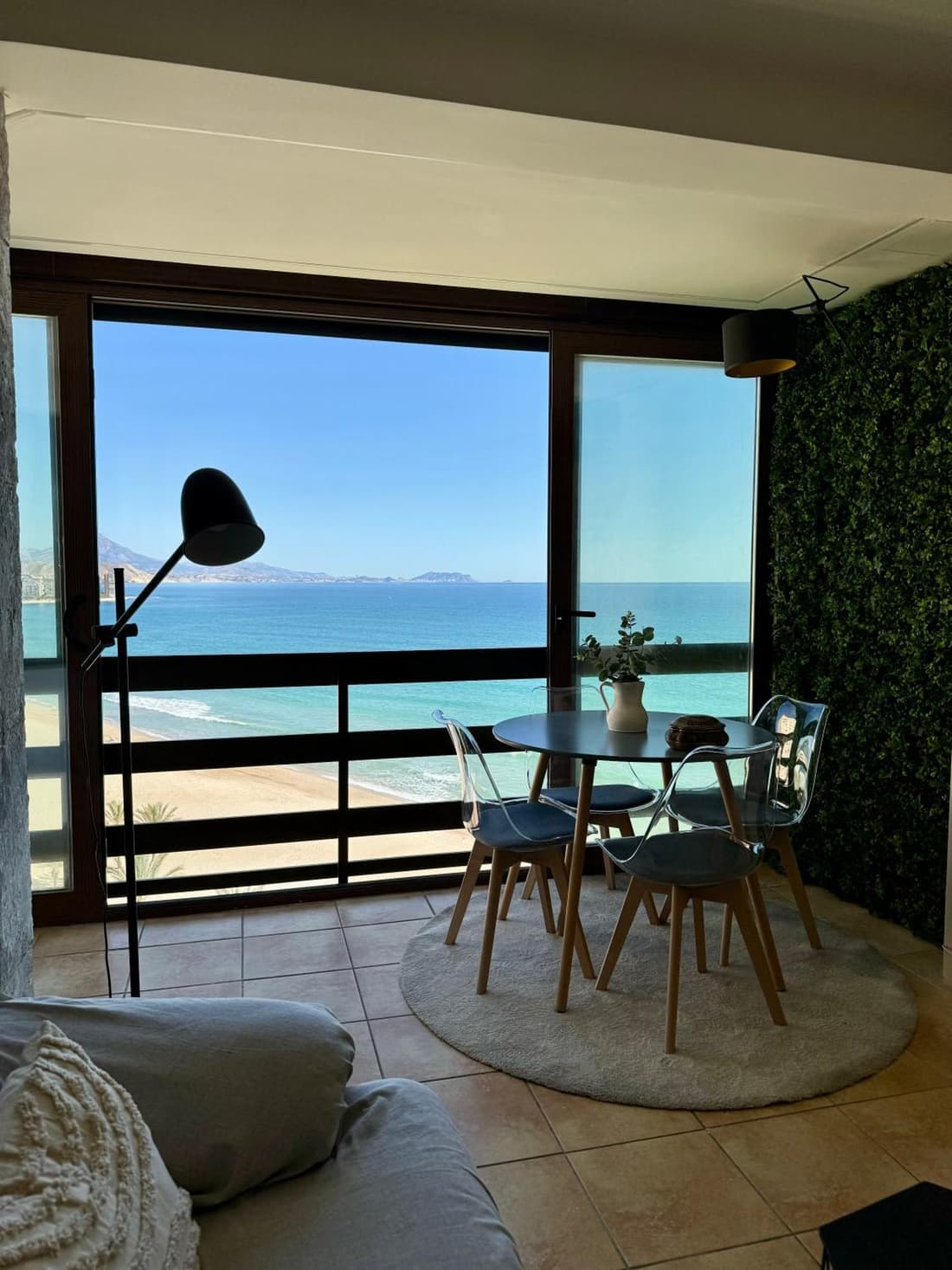 Vistas al Mar, Piscina y Playa