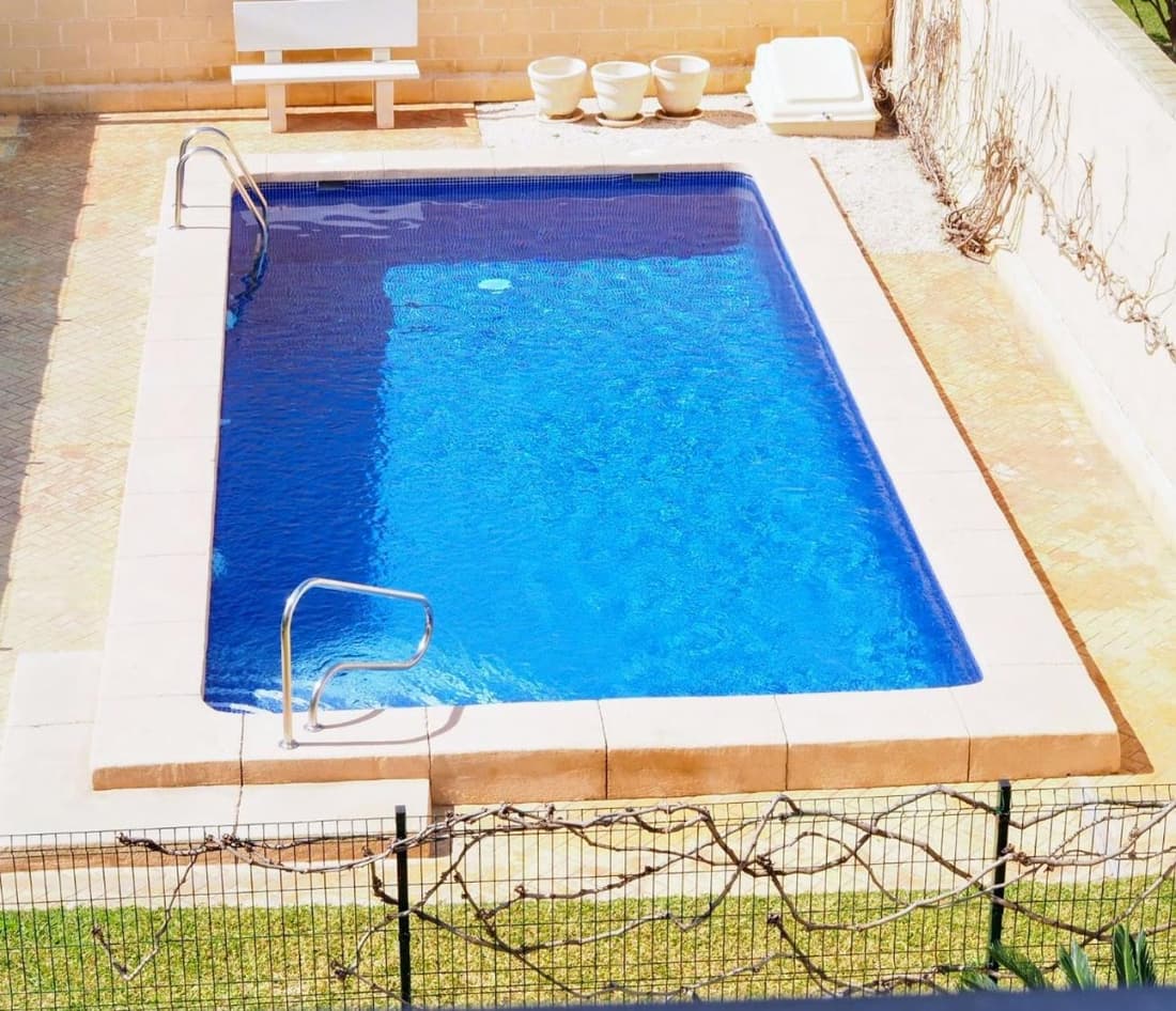Apartamento playa Muchavista de 3 hab y piscina