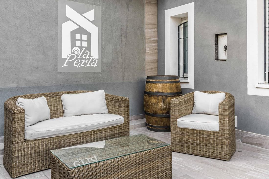 La Perla Rooms