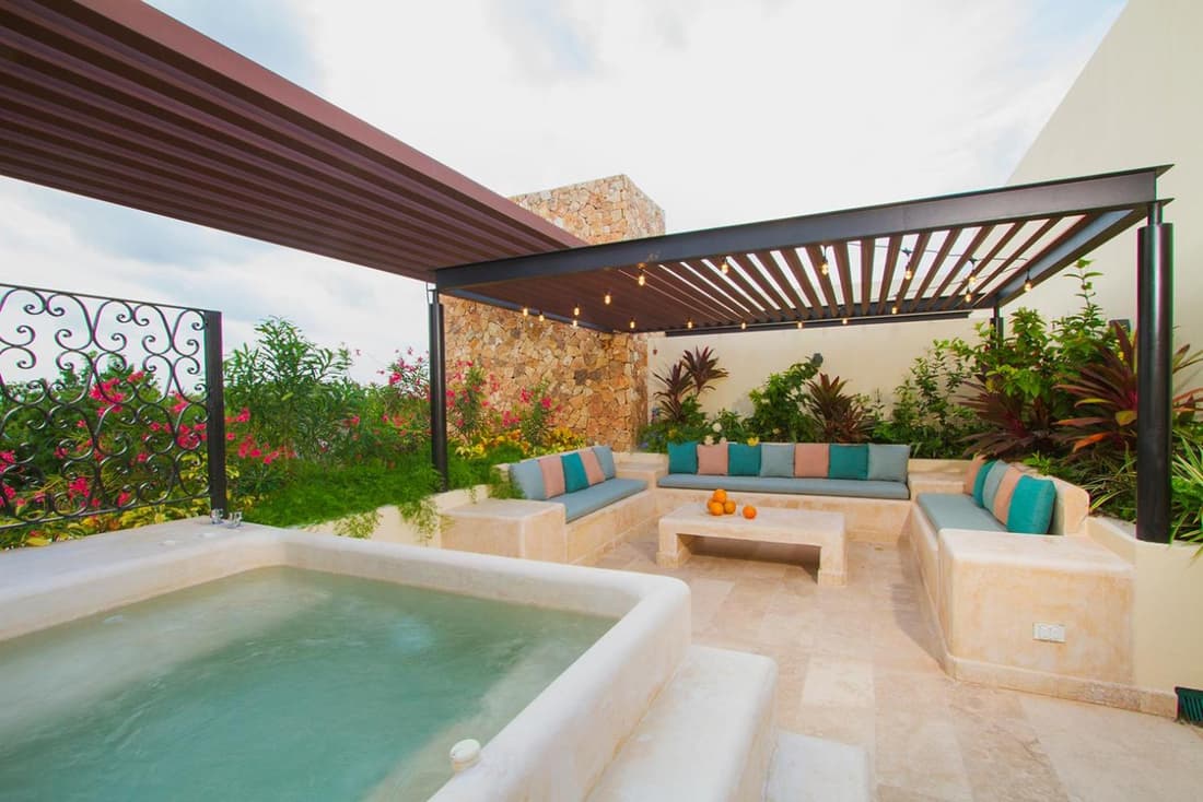 3BR Penthouse with Private Rooftop and Jacuzzi and Beach club access