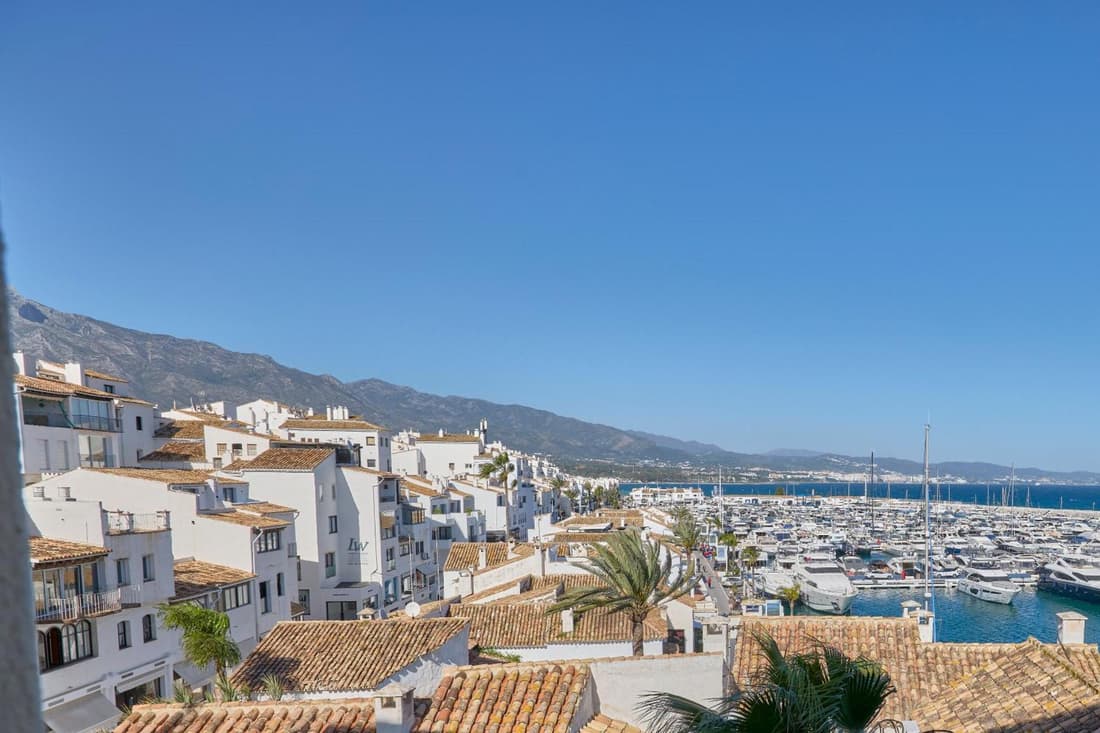 Puerto Banus, Benabola
