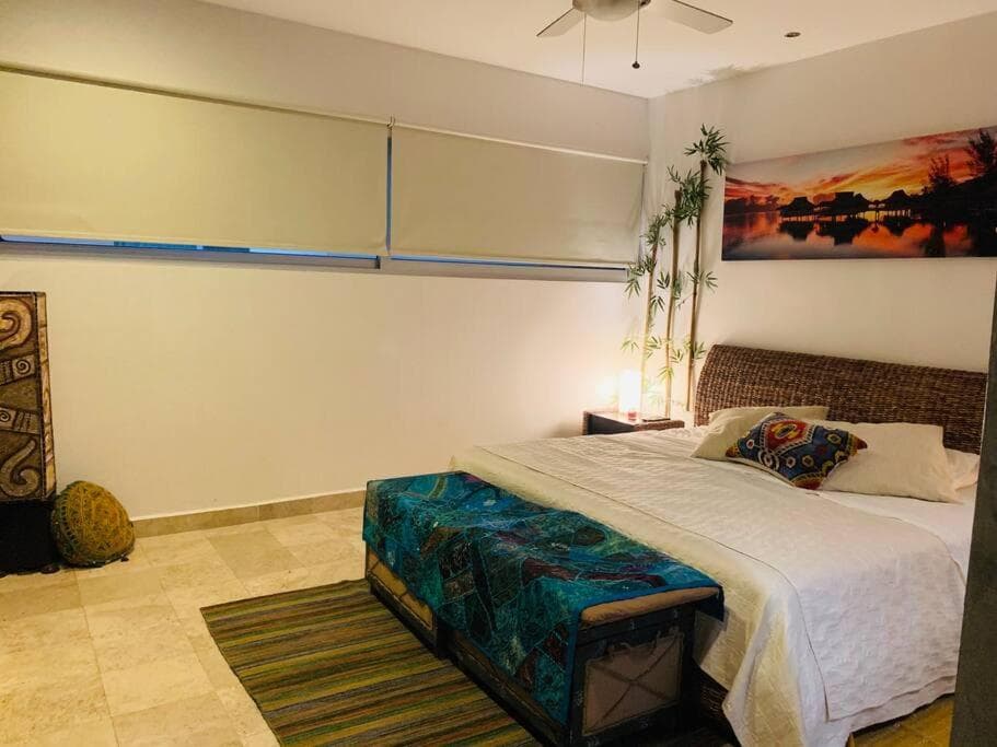 Beautiful Bali-Boho design Loft - Two blocks from sea