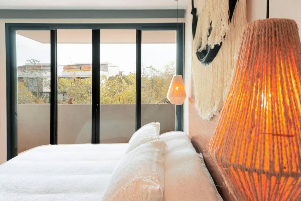 Amazing and central new condo 2 bedroom La Veleta