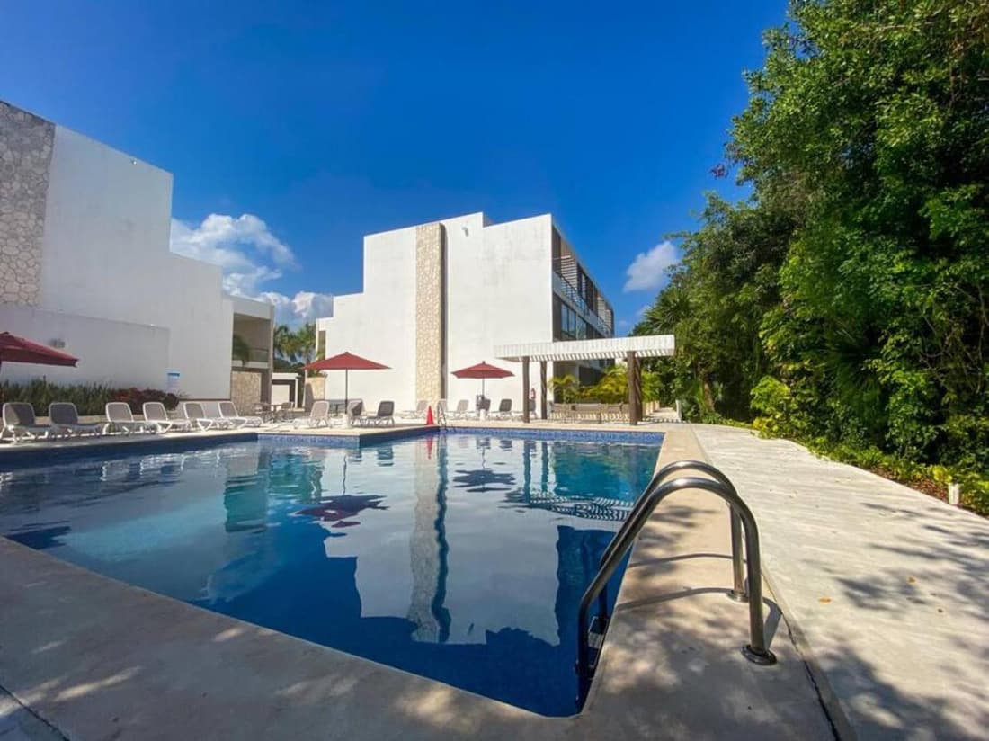 Quetzal Condos - Tulum Country Club Resort 2BR Home with Private Jacuzzi