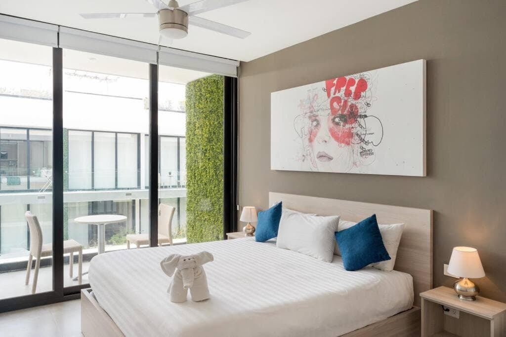 Premium PH w/ Private Pool near 5th Ave.