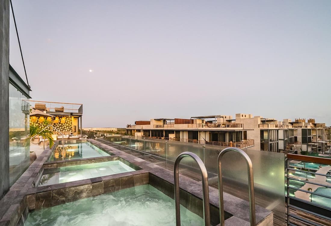 Divine 1BR Swim Up with Cenote and Gym
