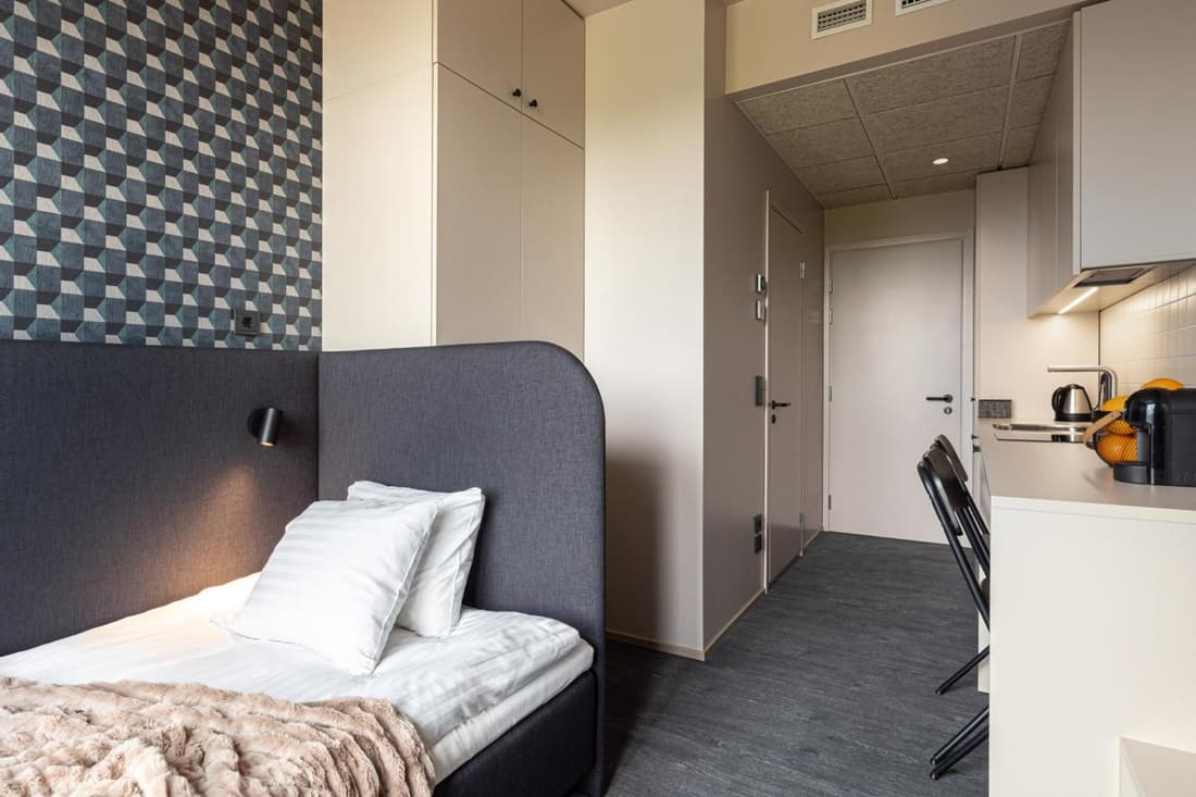 Hugo Apartment Hotel