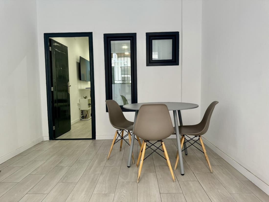 Alcala Galiano 81 by United Renters