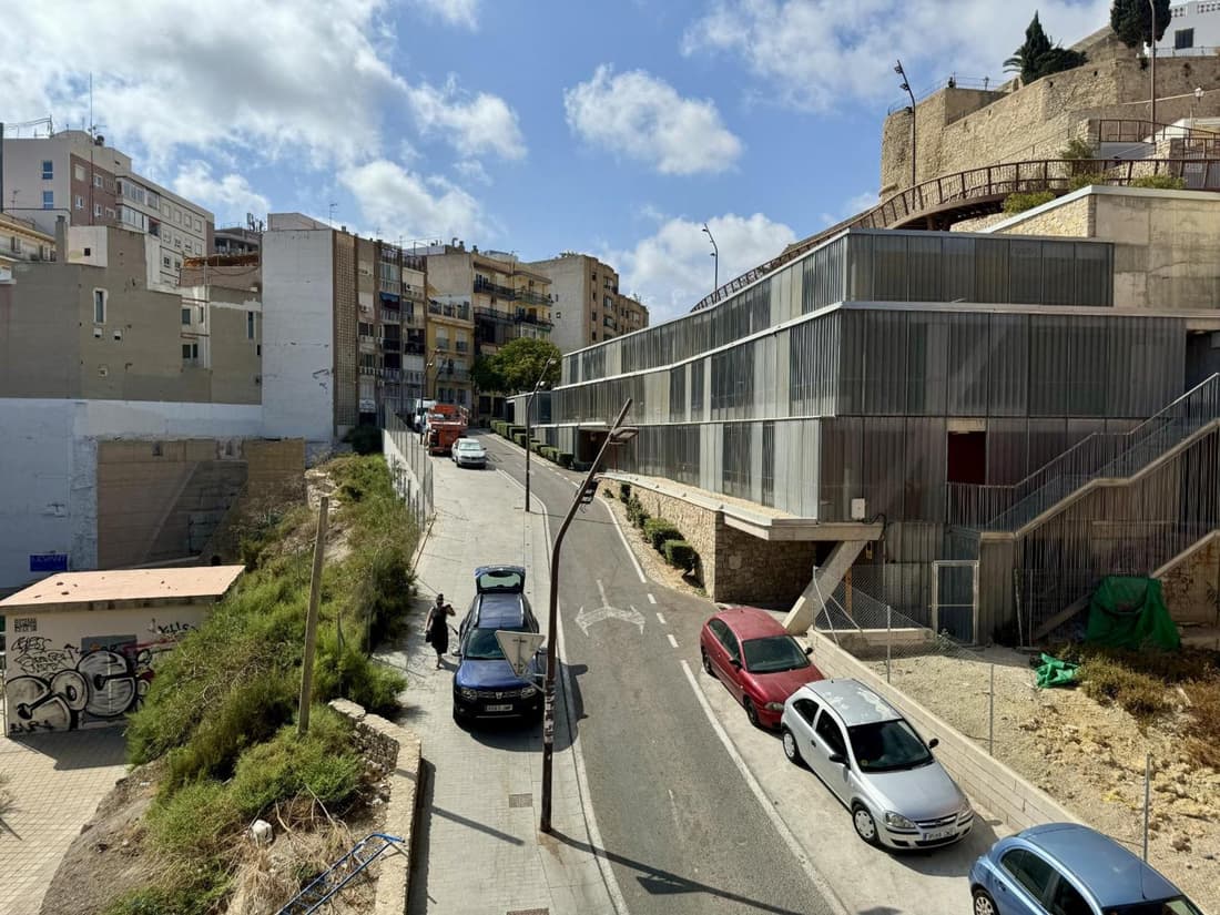 Modern Charm in Barrio Alicante