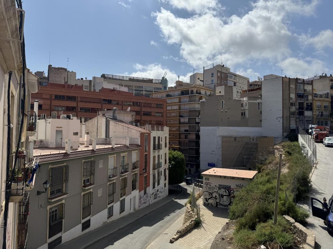 Modern Charm in Barrio Alicante