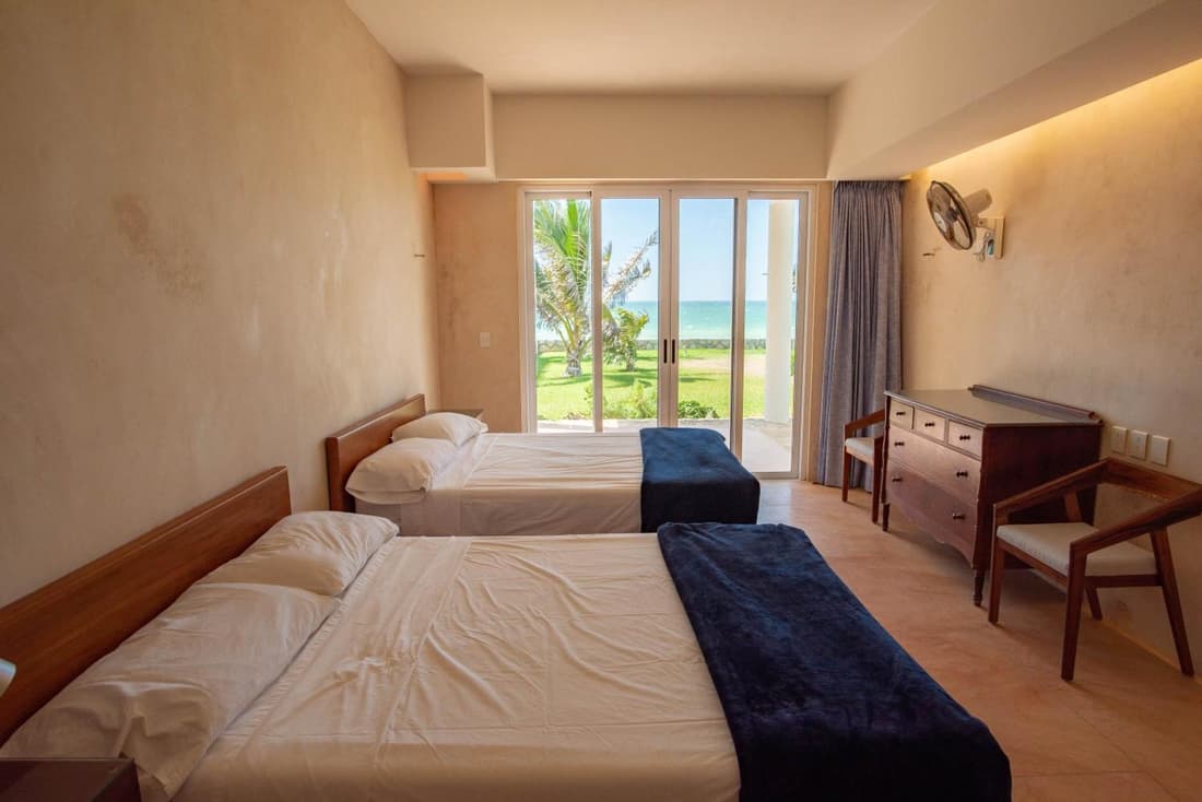 97985 Stunning beachfront Suites Wi-Fi East of Progreso