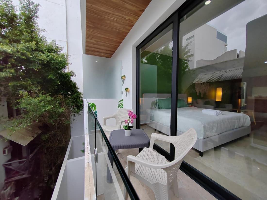 New! Beautiful studio steps away from 5th Av & Beach -GYM - Pool By Yeah