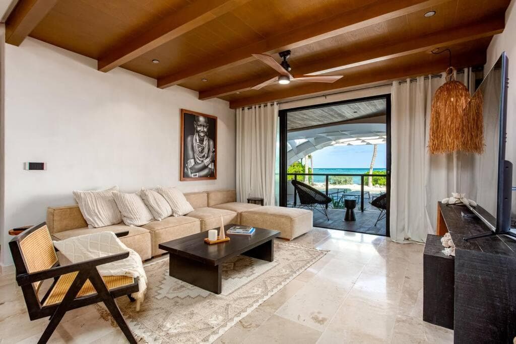 Luxury Beachfront Getaway Tankah Bay