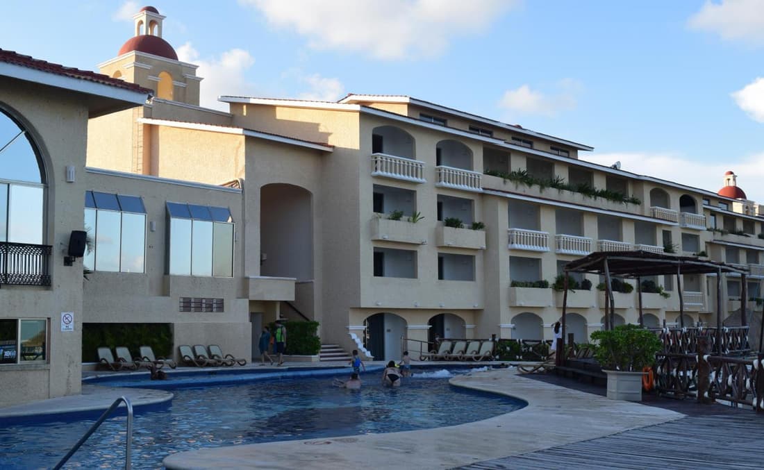 Hacienda del Mar Resort Condominio 205
