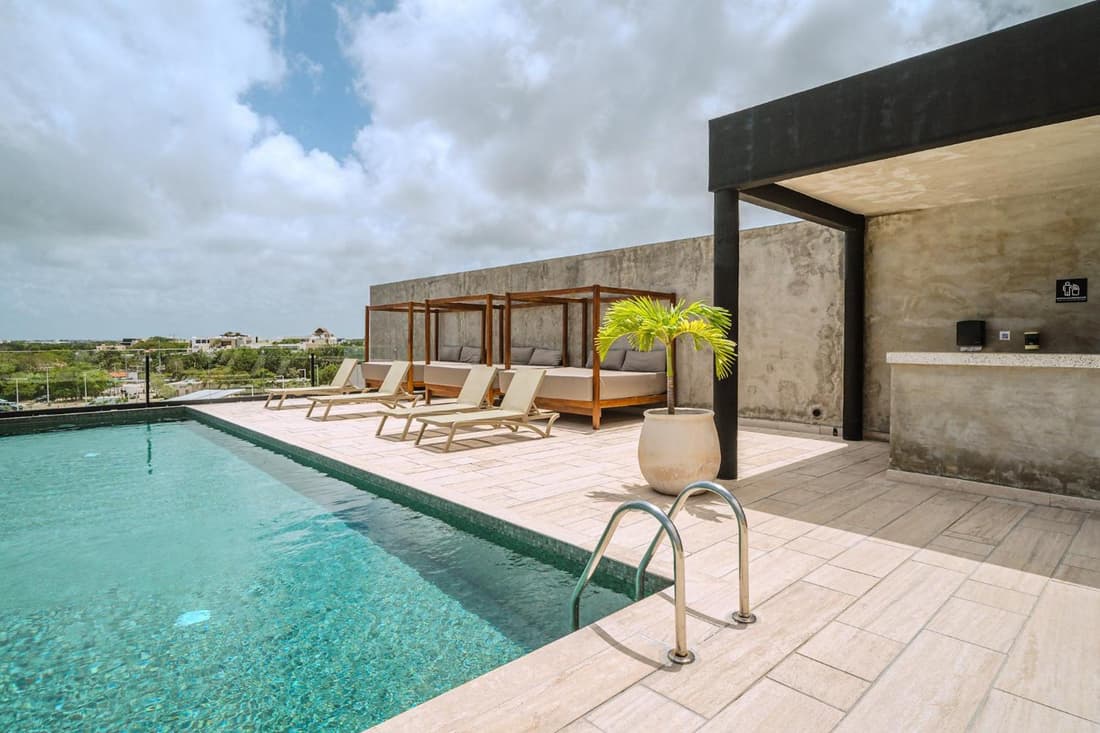 Stylish Studio PH with Private Pool-Gym-Superstore