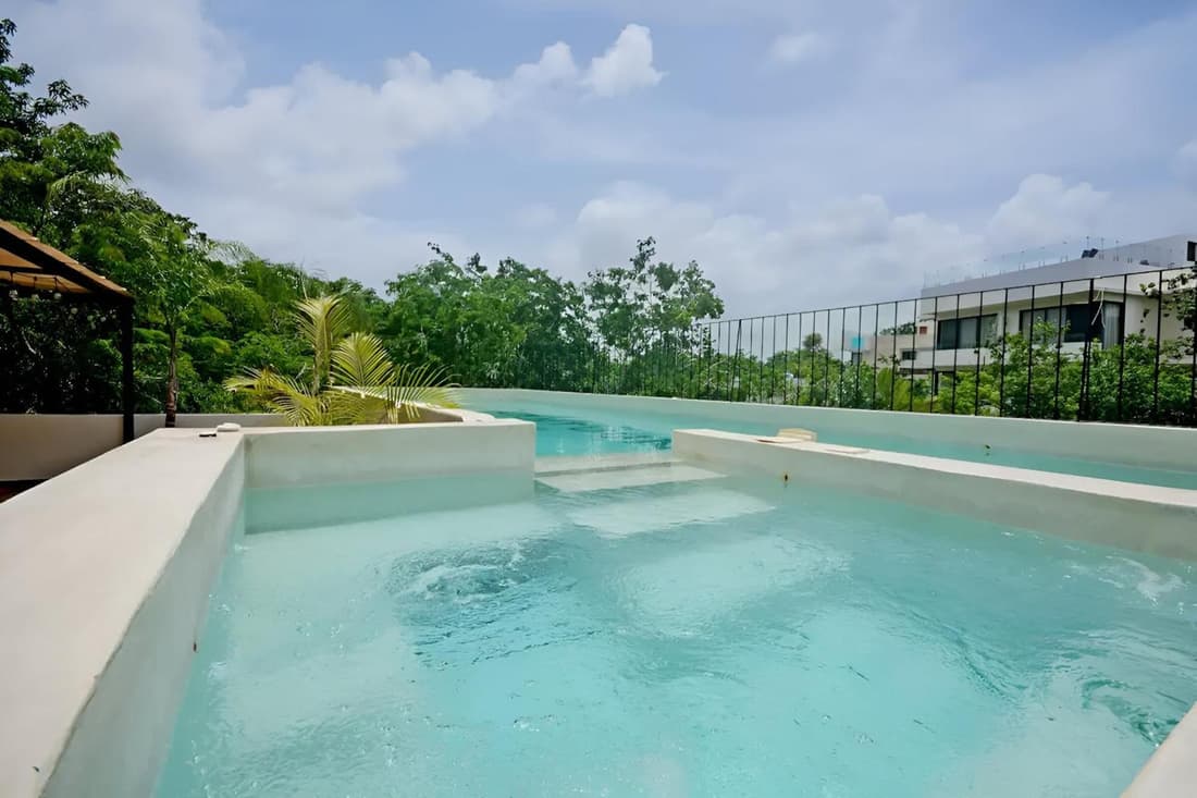 Departamento amplio con balcon y mini alberca privada