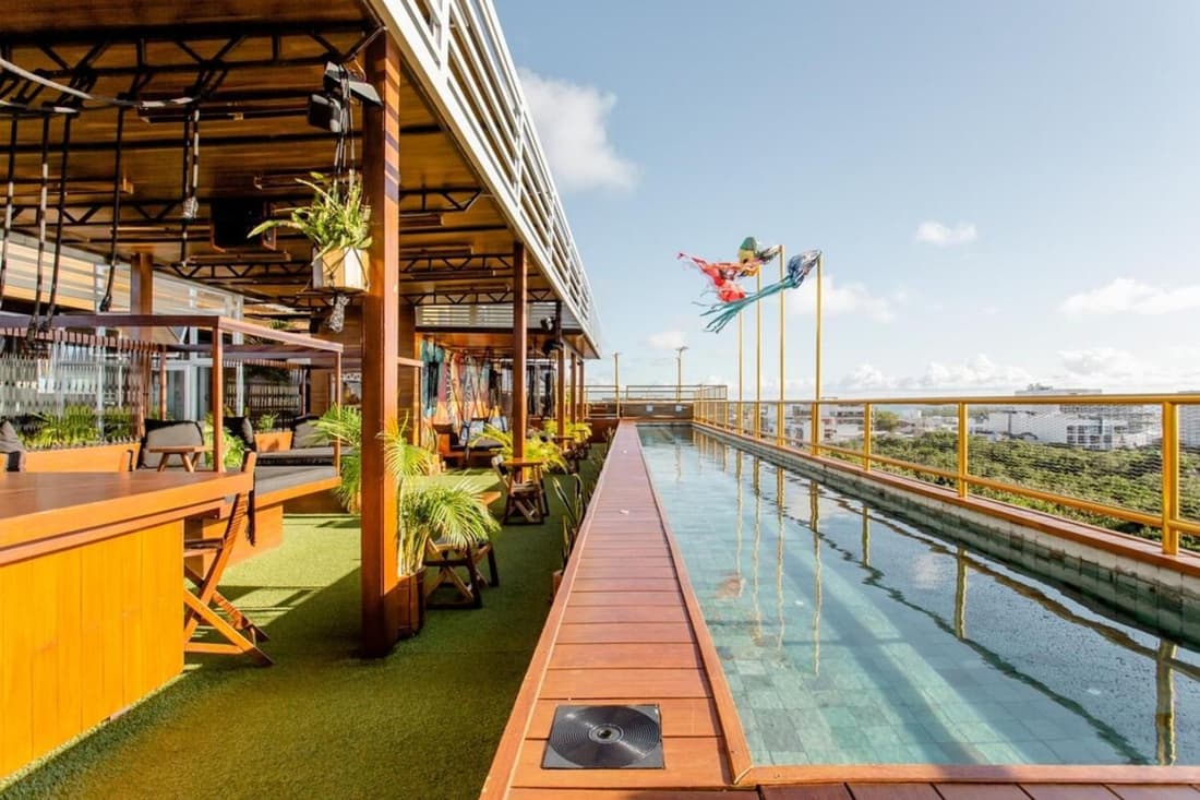 38th St King Studio Beach Steps & Rooftop Pools