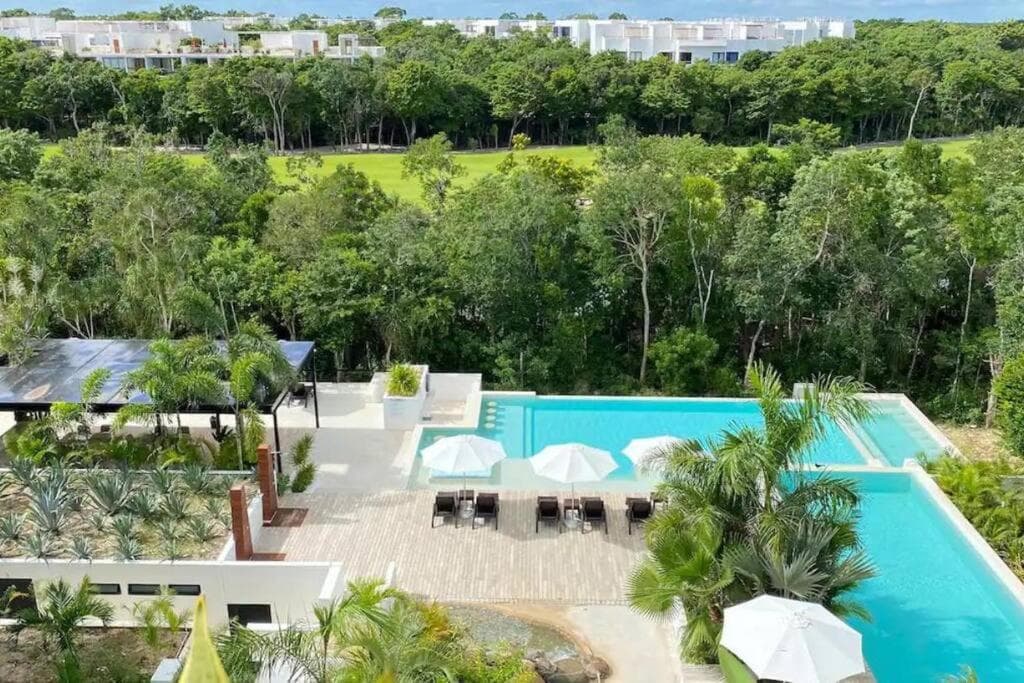 Tropical Escape