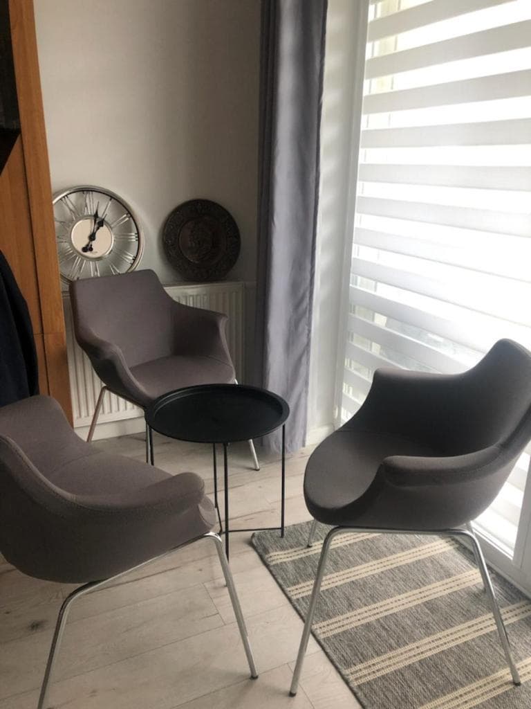 Mieszkanie 46m2 - 2 pokojowe z ogródkiem , WIFI , Bezpłatny parking nr 126, Szybkie połączenie z lotniskiem, autobus 120