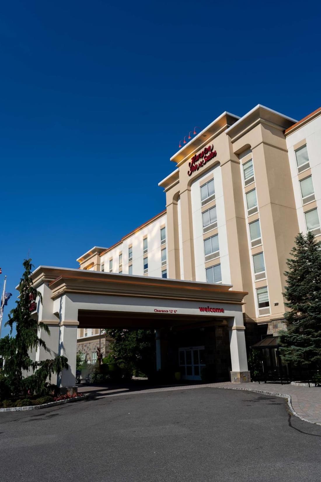 Hampton Inn & Suites Staten Island