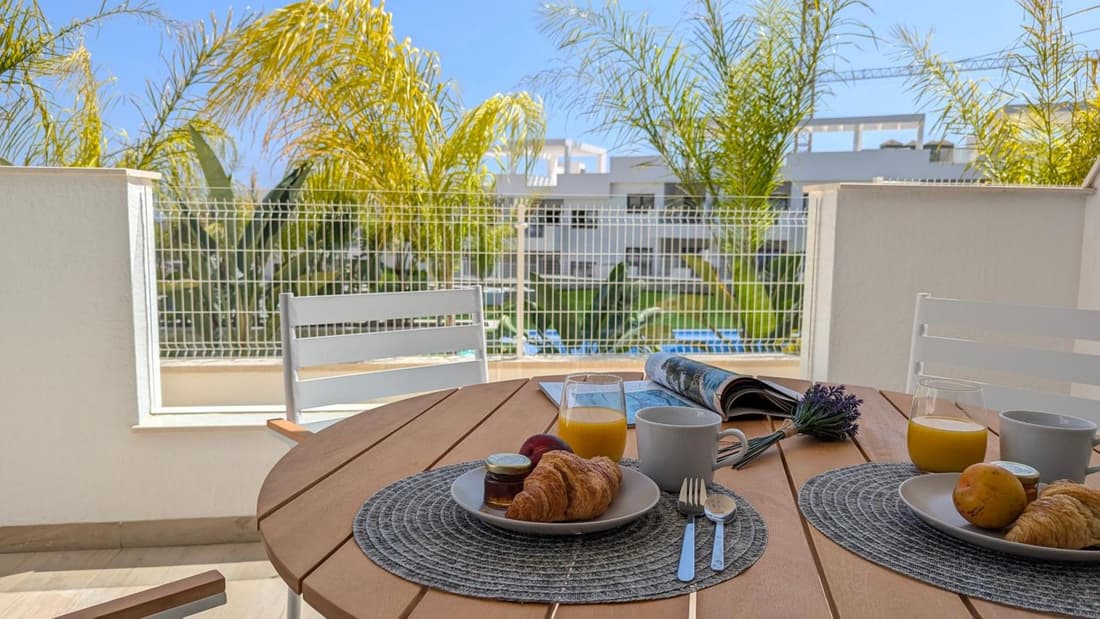 SUNNY HILLS sweet apartment