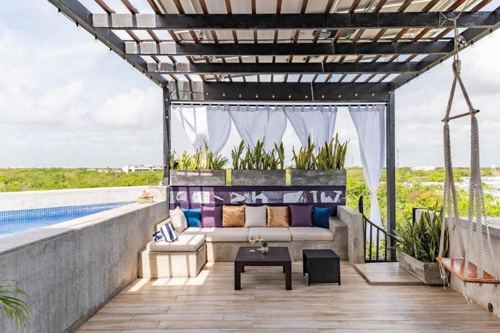 Rooftop Pool Paradise with Jungle Views
