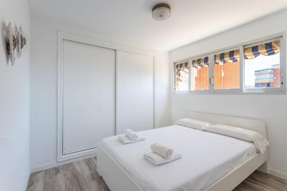 Poniente Luxe Oasis - Modern, Quiet & Steps from Sea