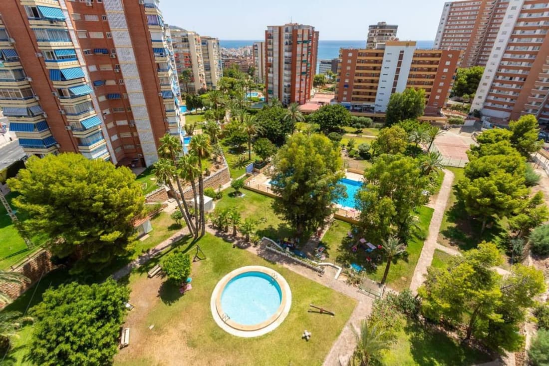 Poniente Luxe Oasis - Modern, Quiet & Steps from Sea