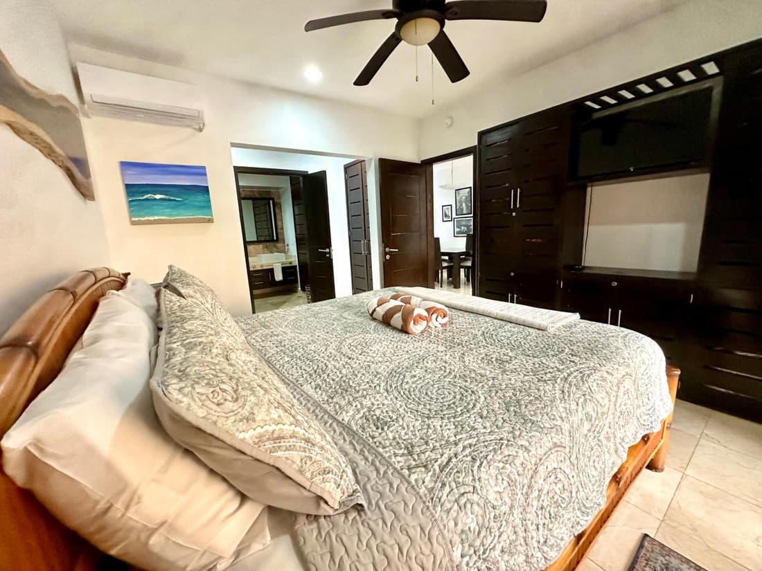 Ground floor 2 bdrs condo large terrace at ELFARO by DPM