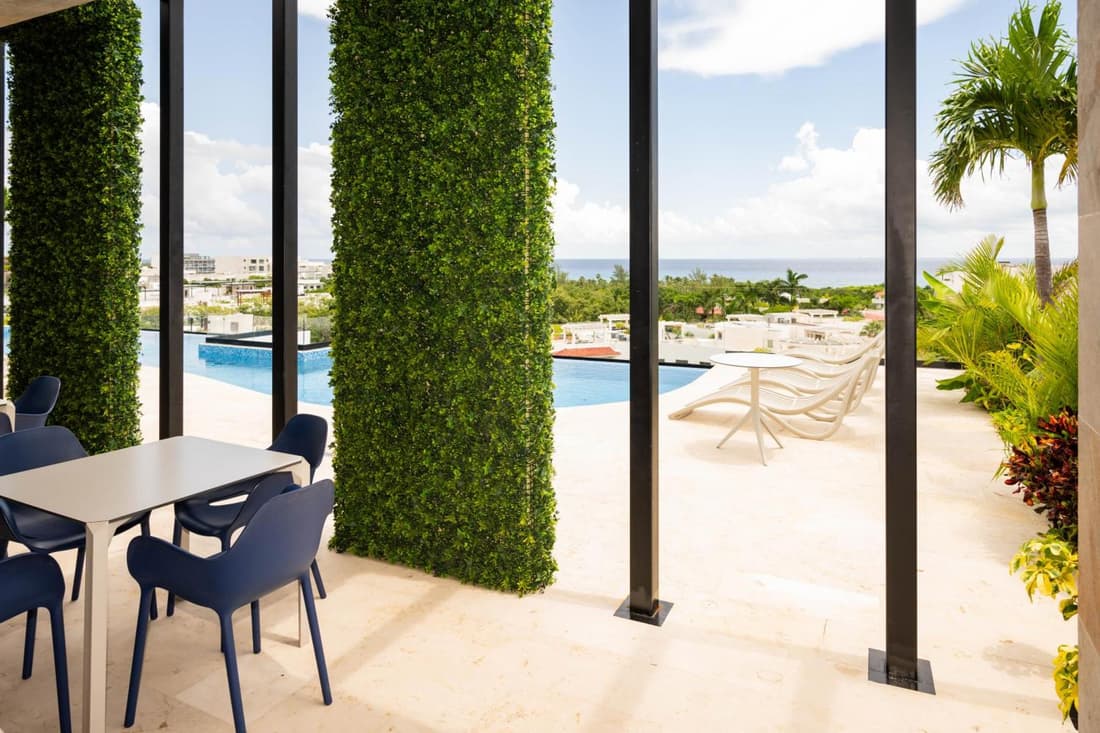 Menesse Liltowm rooftop con vista al mar