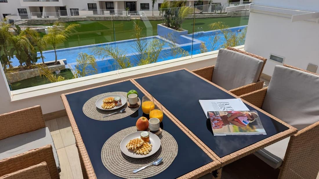 SUNNY HILLS rooftop apartment