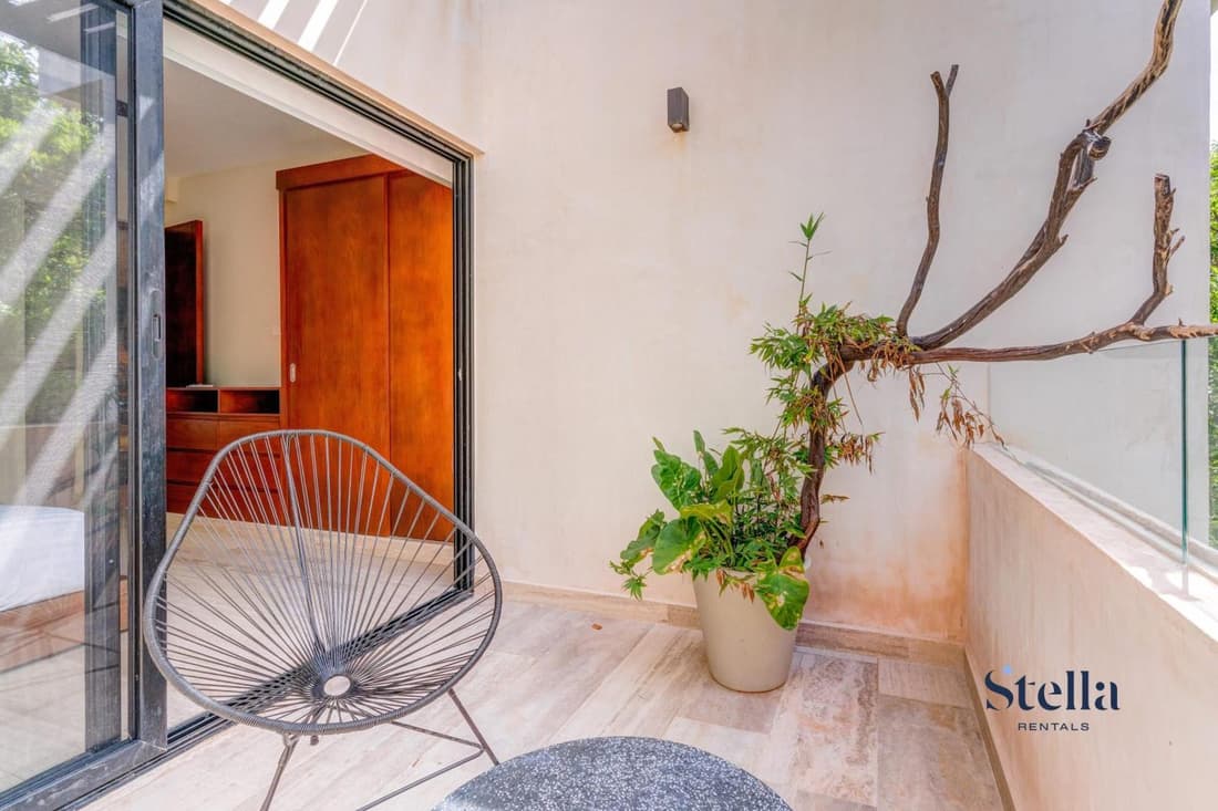 Private Jungle View Balcony Stay in Aldea Premium