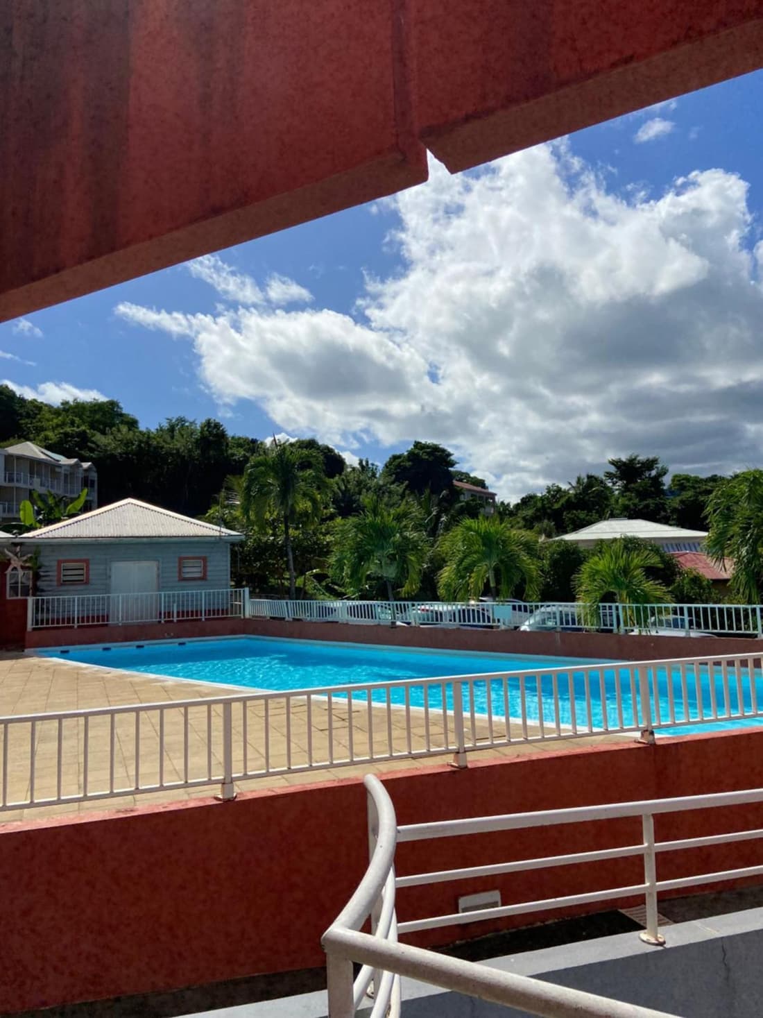 Studio au soleil levant, avec piscine