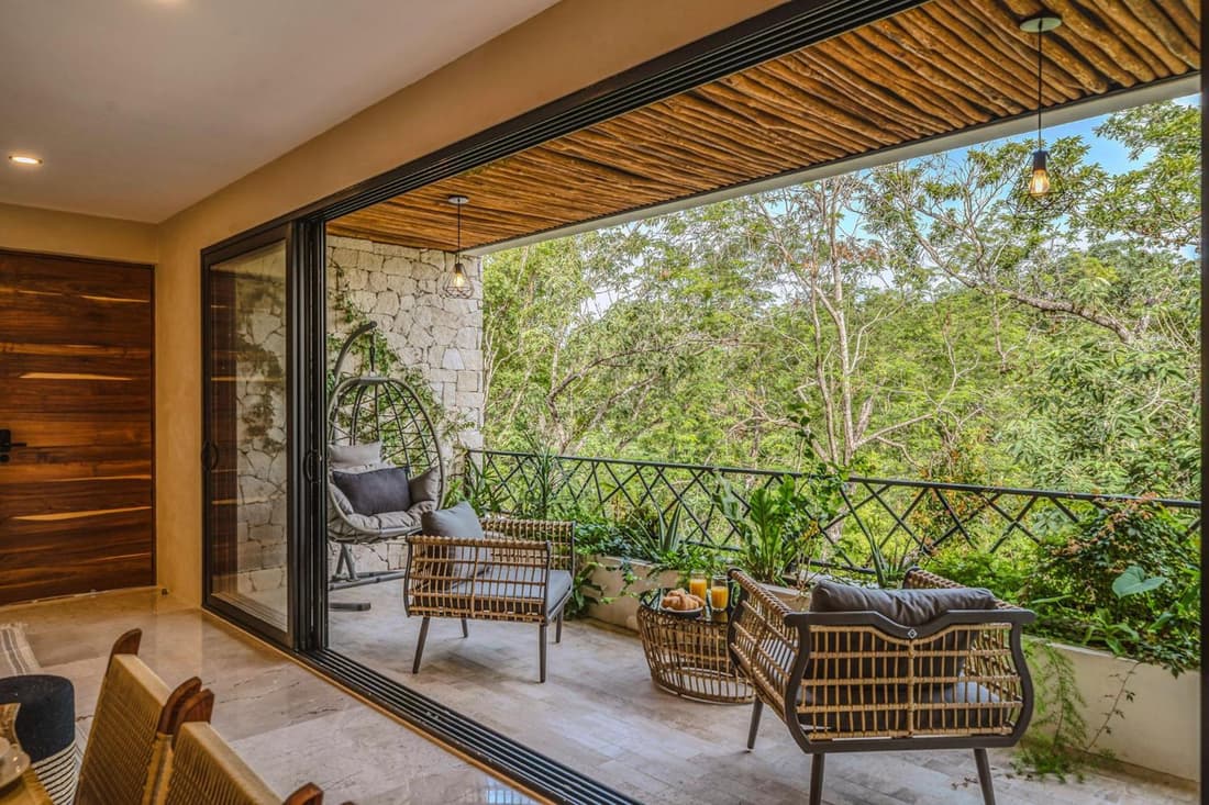 Fast Wi-Fi Deluxe 3BR PH with Private Pool and Rooftop