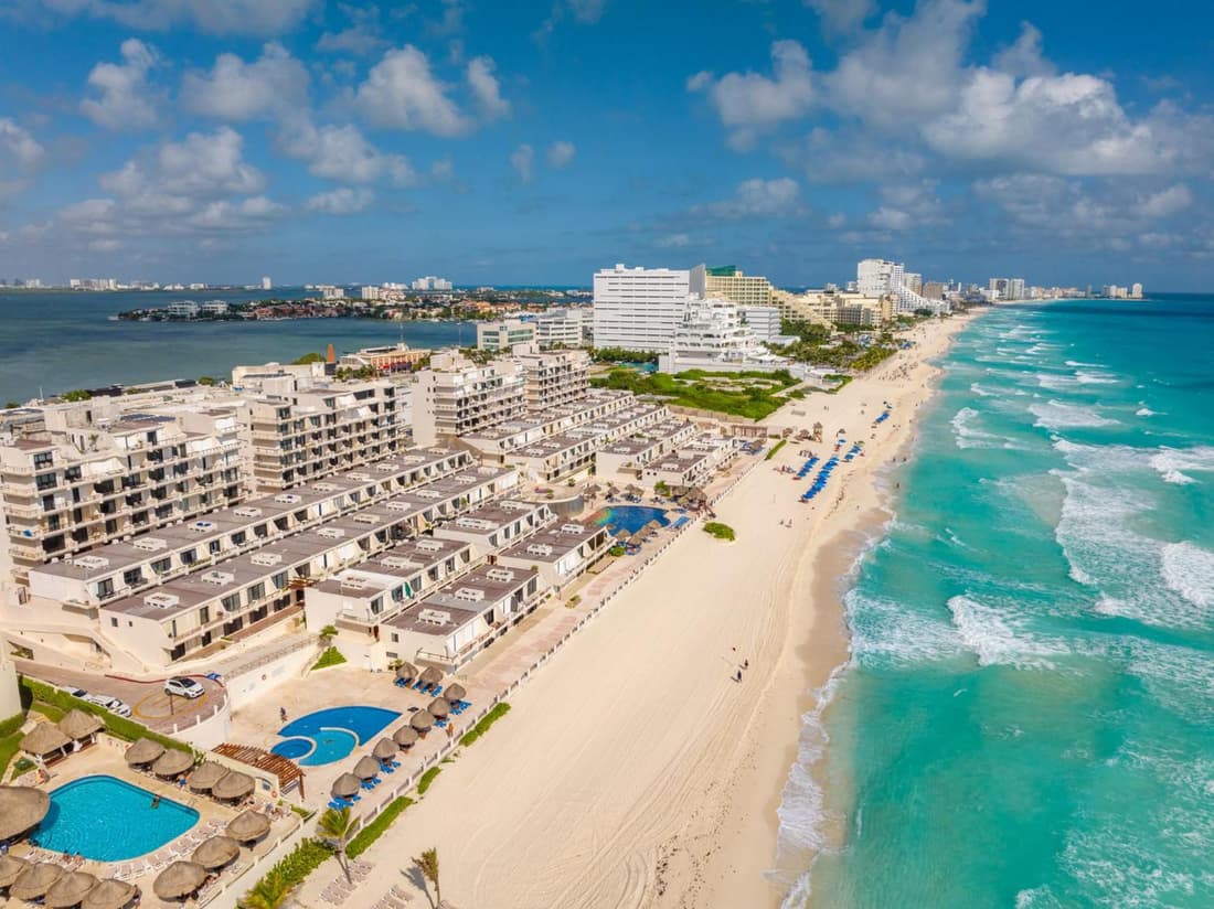 Beachfront Villa in Cancun Hotel Zone