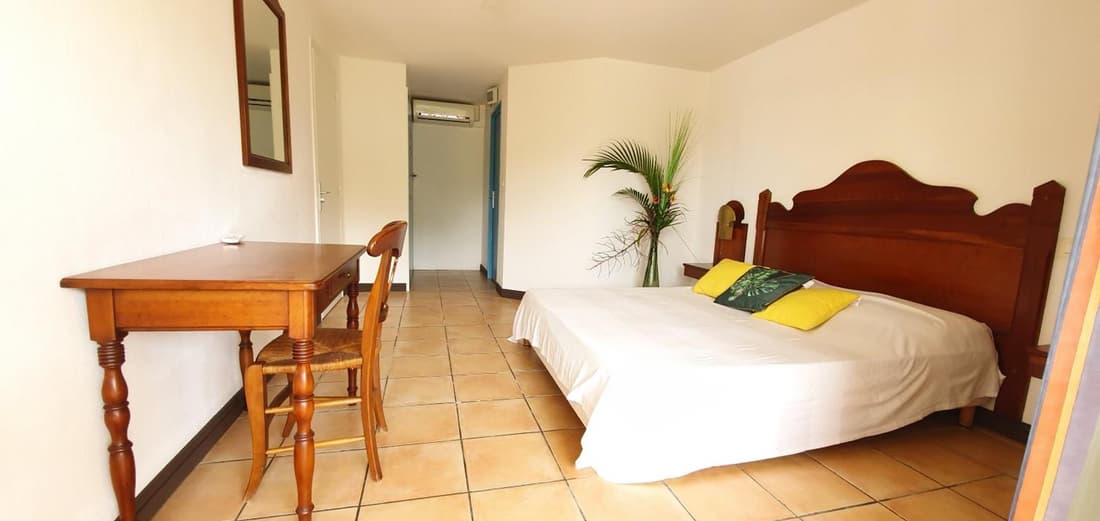Appartement T2 lumineux, confortable et spacieux à Saint-Anne proche plage de l'Anse Caritan