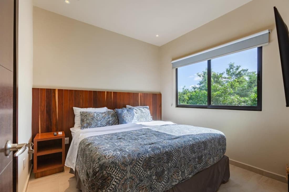 Carmelita Coto8Gated,WIFI 200MB,King,6Pools,2Gyms
