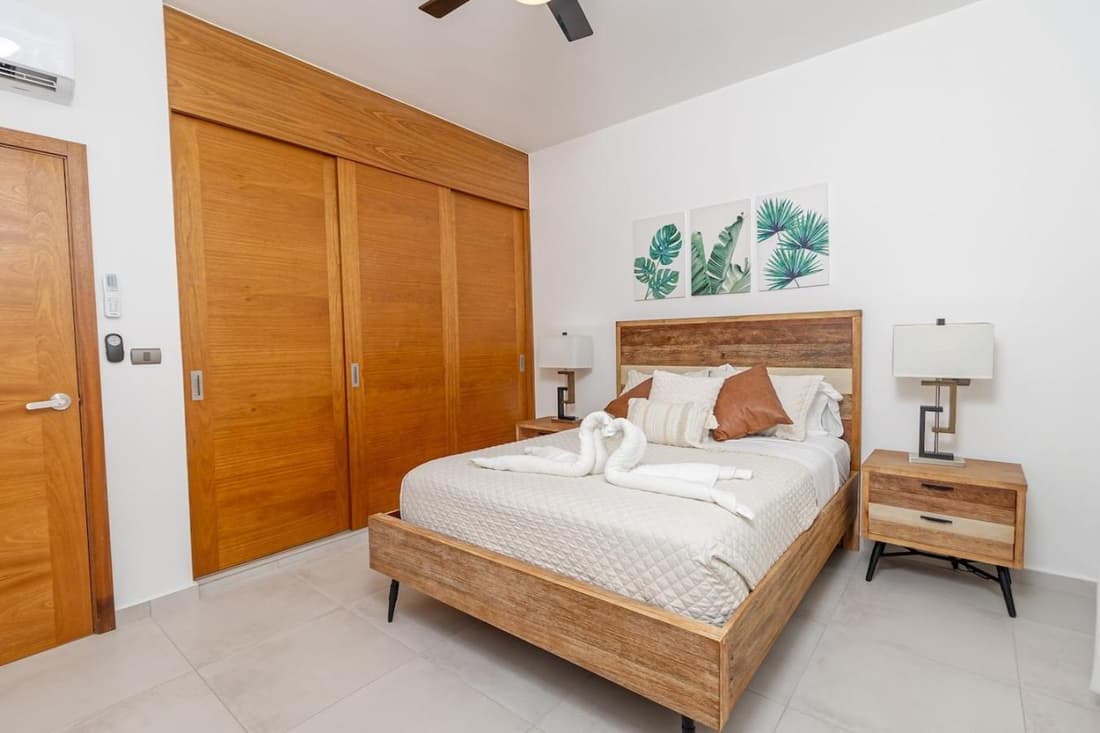 Elegant 2 Bedroom Apartment with Pool
