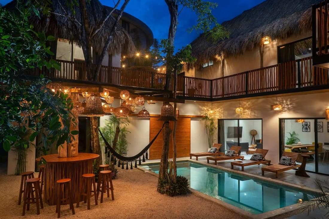 7BR Dream Villa Pool Jacuzzi and Stylish Patio