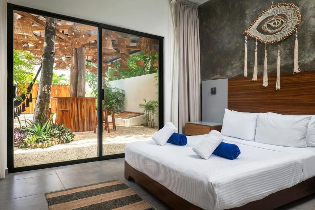 7BR Dream Villa Pool Jacuzzi and Stylish Patio