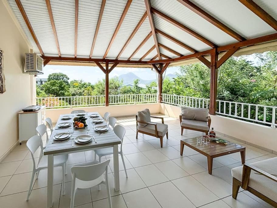 Bel appartement duplex T4 Laboté, vue mer, a 600m de la plage de Diamant