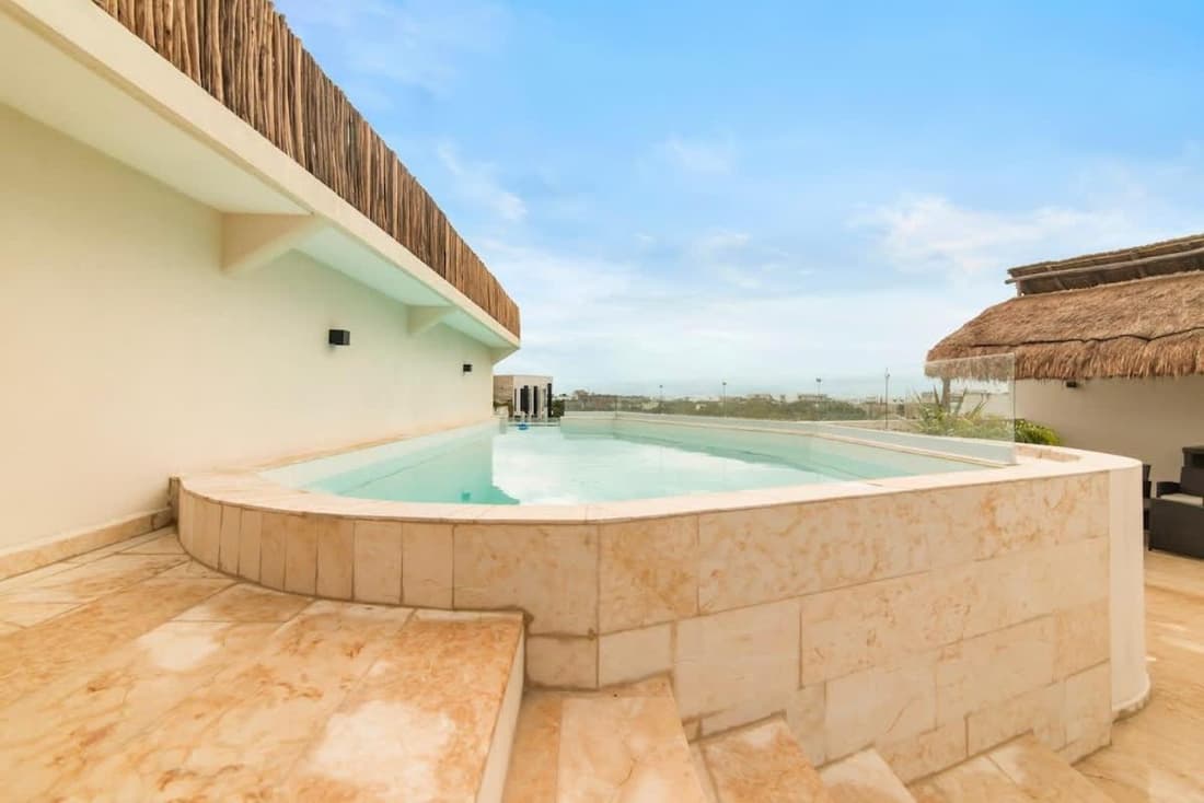 4 Pax Luxury Condo Pool Acces