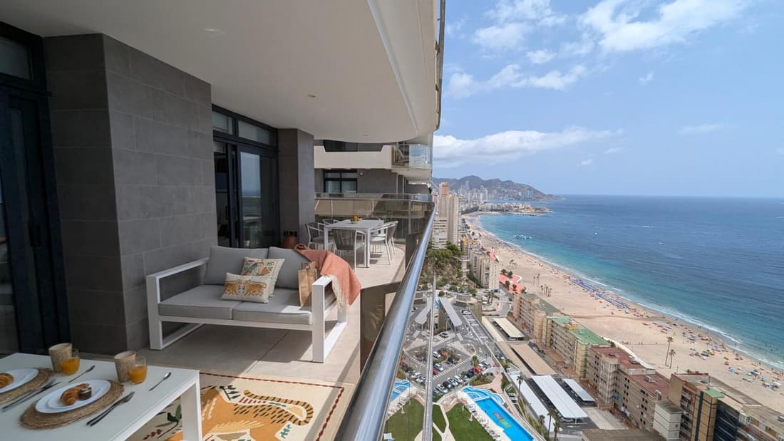 SUNSET CLIFFS boho style apartment
