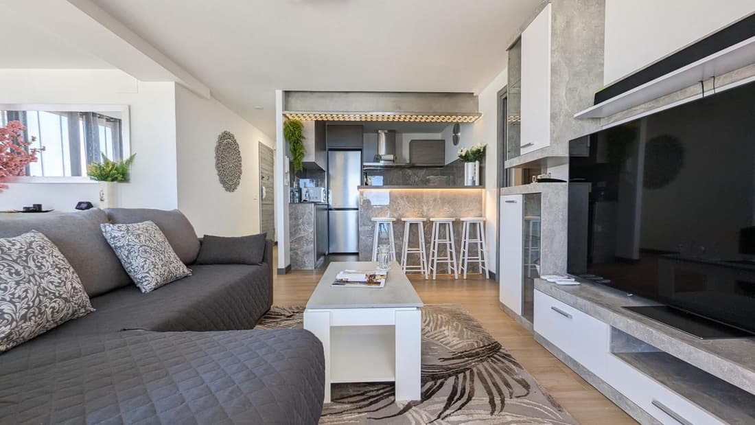TORRE sea view apartment