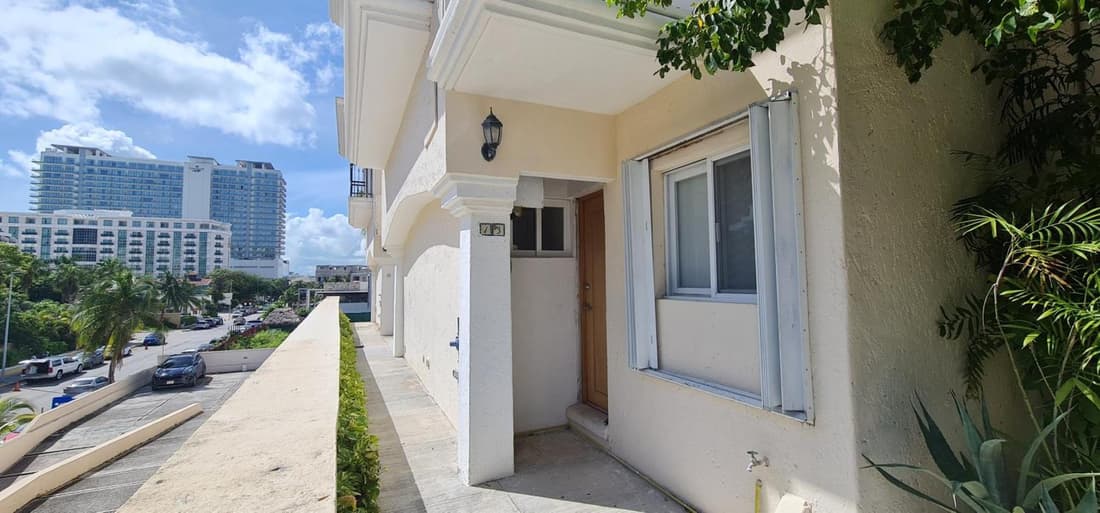 CASCADAS, spacious villa with workspace, pool & fast Wi-Fi