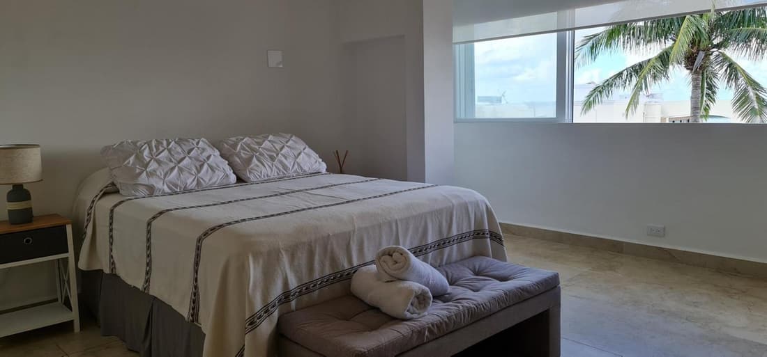 CASCADAS, spacious villa with workspace, pool & fast Wi-Fi