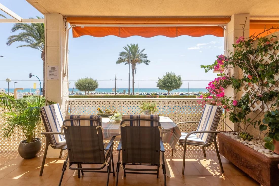 Spacious apartment in El Campello, 120 m², shared pool