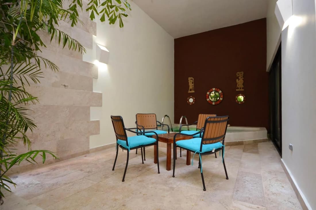 Tropical 3BR Pool near 5th Avenue & Beach