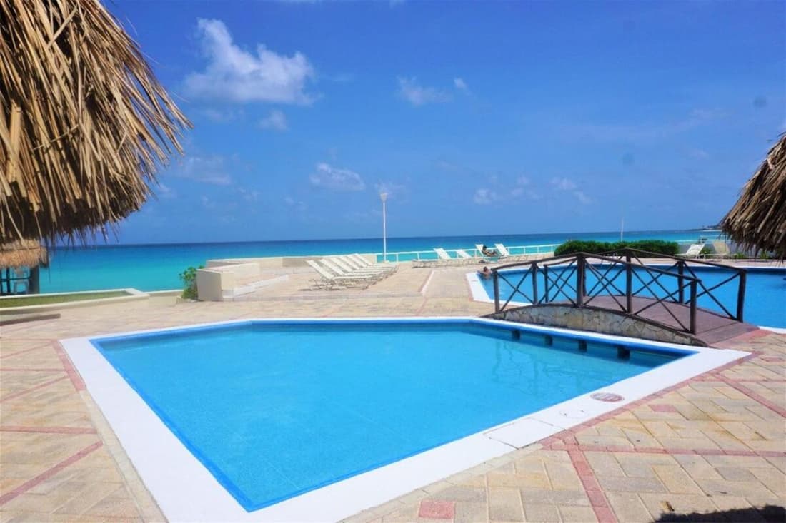 Penthouse ocean & lagoon views, new listing