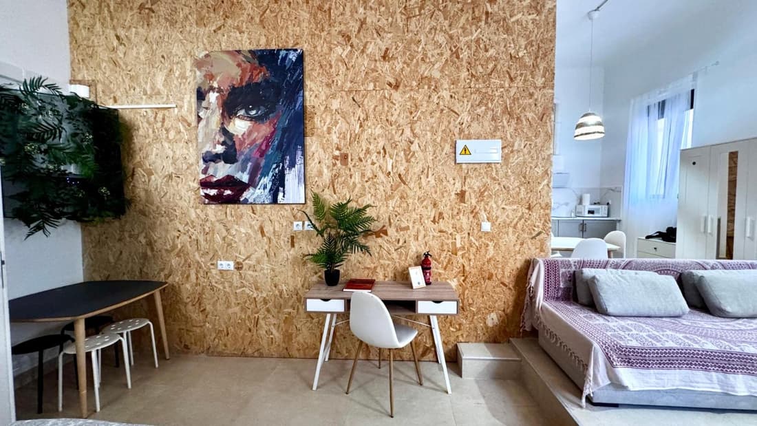 Soho Boho Apartments - with sunny rooftop terrace and fiber optic internet